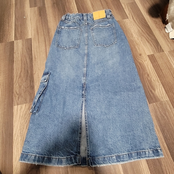 Zara Blue Denim Skirt - Picture 3 of 5